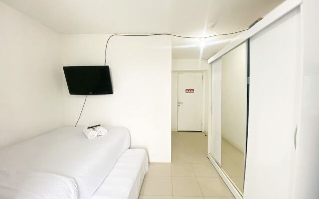 Best Strategic and Chic Studio at Bassura City Apartment