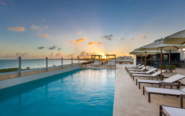 Residence Inn by Marriott Cancun Hotel Zone