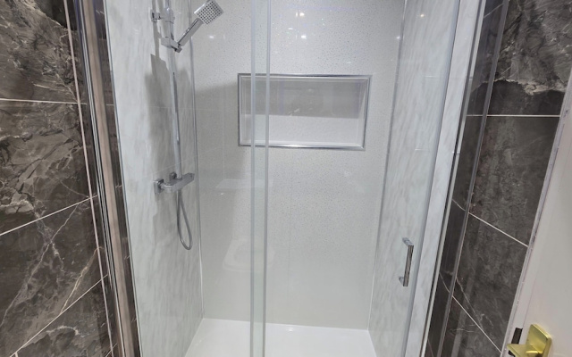 Central 1 Bed Apartment - Sleeps 2 With Wifi