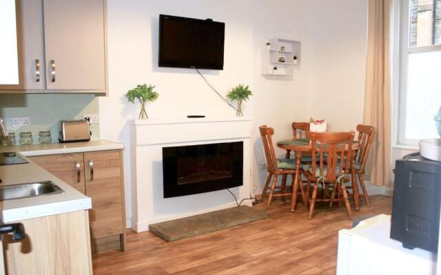 Flat 12A - Central, modern, bright apartment with free wifi