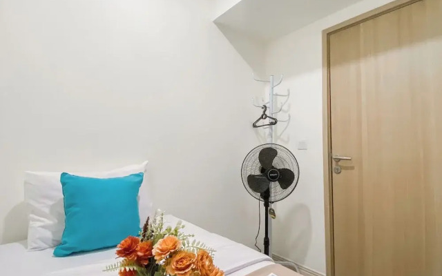 Relaxing And Cozy Living 2Br Meikarta Apartment