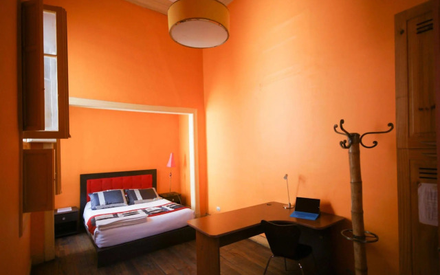 Happy House Hostel