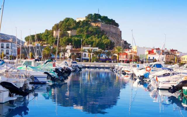Charming 4-Bed Villa in Denia
