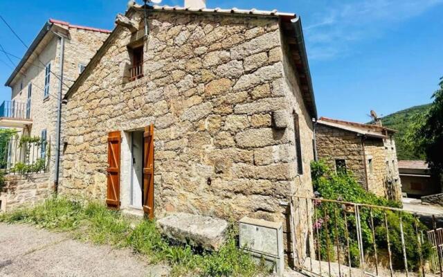 PAISIBLE HOLIDAYS for 4 Gîte 60 m with GARDEN !