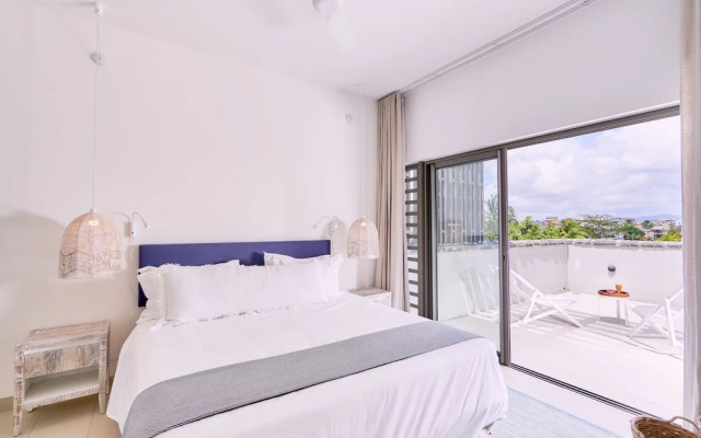 Les Estivales Beachfront Suites & Penthouses with LOV