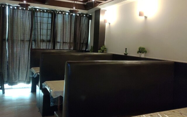 Hotel Green Palace and Ujala Restaurant