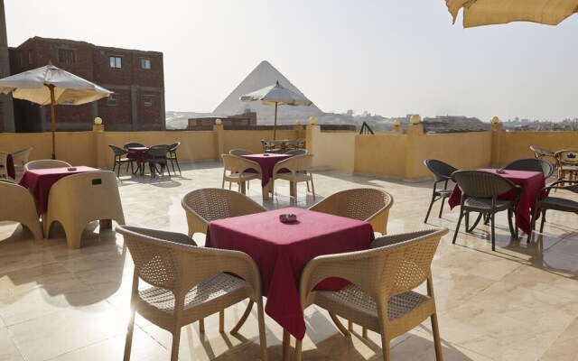 Grand Pyramids View Guesthouse