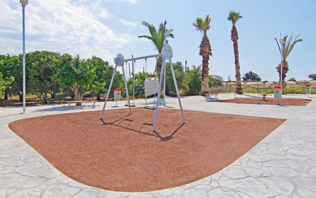 Caren Paralimni in Paralimni