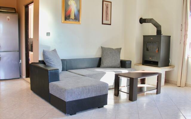 Simplistic Marijas Apartment in Fažana near Sea Beach