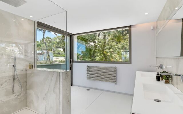 All About Villa Serenity