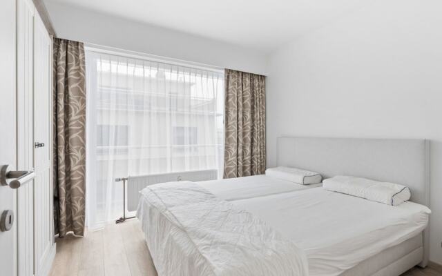 Apartment Near Train Station