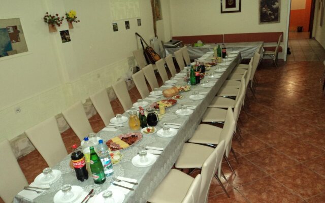 Pansion Modana