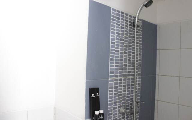 Spacious Studio Room at The Jarrdin Cihampelas Apartment