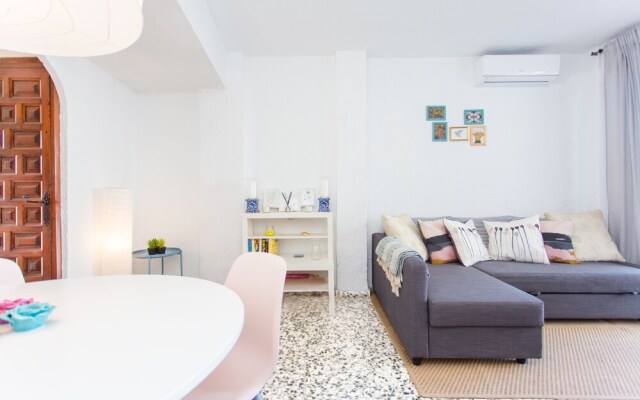 Townhouse with roof terrace 300m Arenal