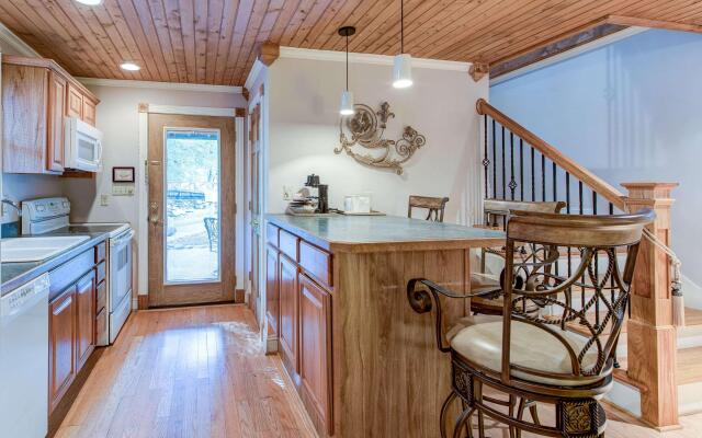 Quality Inn Creekside - Downtown Gatlinburg