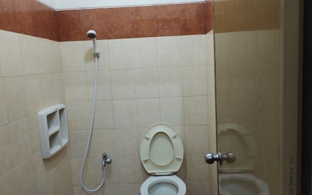 Hotel O C16 Siwalankerto Syariah