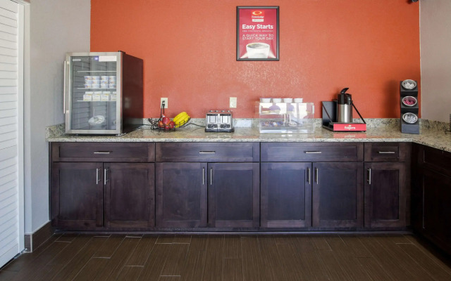 Econo Lodge Airport