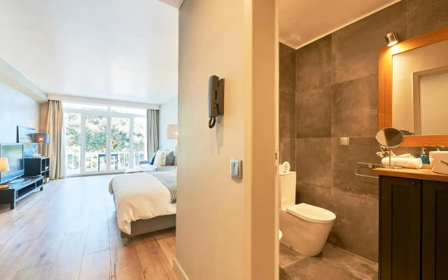 Cascais/Estoril Beachfront Apts