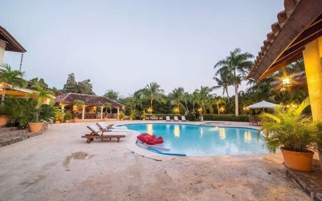 8BR 9BA Barranca Villa by ASVR