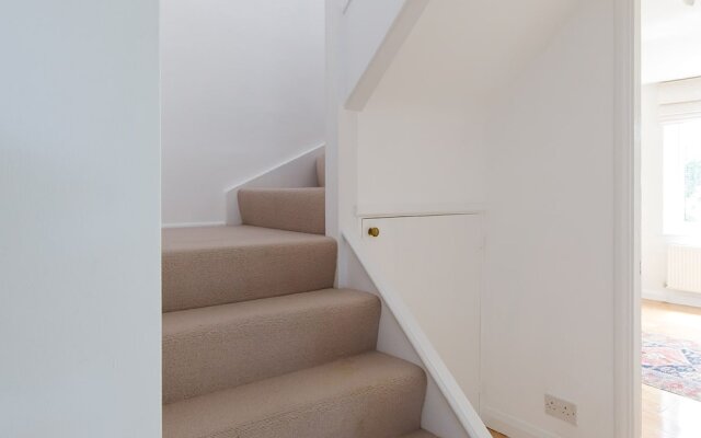 Secluded Rural Retreat Close to Beach - Sleeps 12