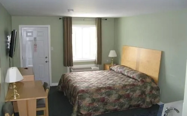 Perth Plaza Inn & Suites