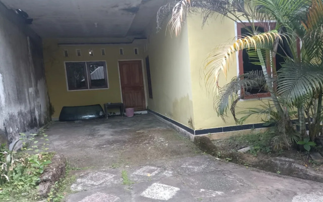 Hotel O Penginapan Annisya Near SMA Negeri 2 Mataram