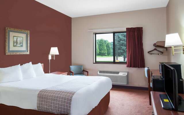 Super 8 by Wyndham Mason City