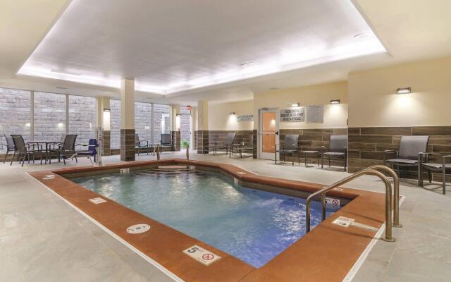 Fairfield Inn & Suites by Marriott Kansas City Shawnee