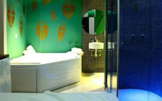 Flex Inn Hotel - Adults Only