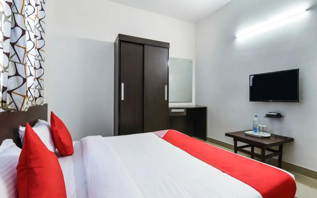 OYO 16653 Green City Service Apartment