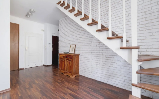 Asnyka Apartment Cracow by Renters