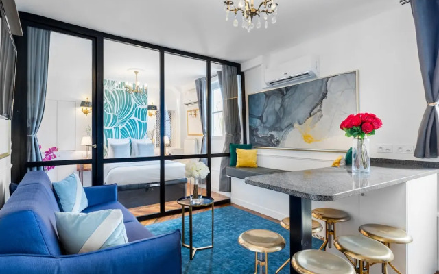 Merveil Luxury Suites - Royale - Saint Honore view