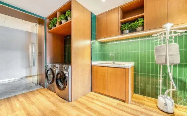 Magnolia Hotel (Shanghai Fengxian Xinsiping Highway)