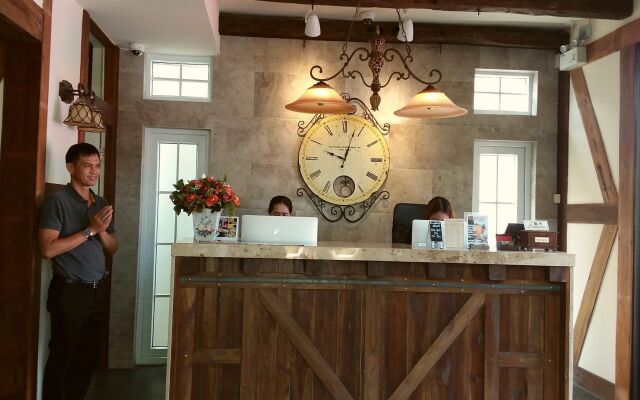 Le Charcoa Hotel