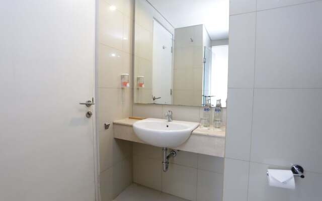 RedDoorz Plus near Mall Bali Galeria