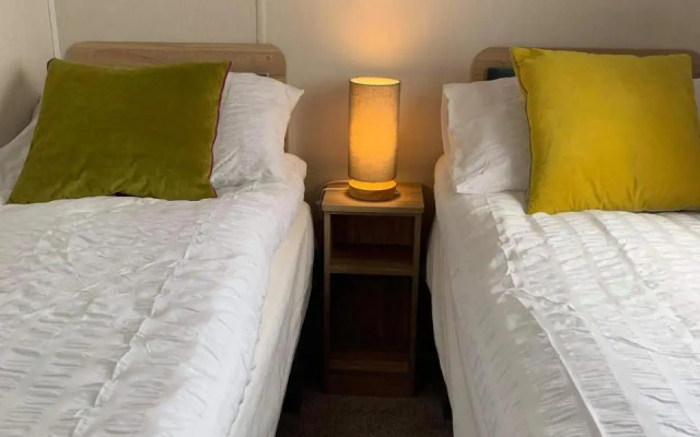 Skegness,North shore holiday park , new 8 berth caravan for rent