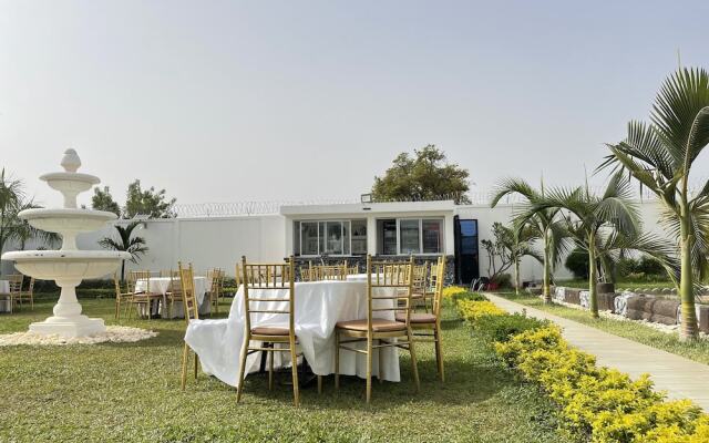 Shalom City Hotel