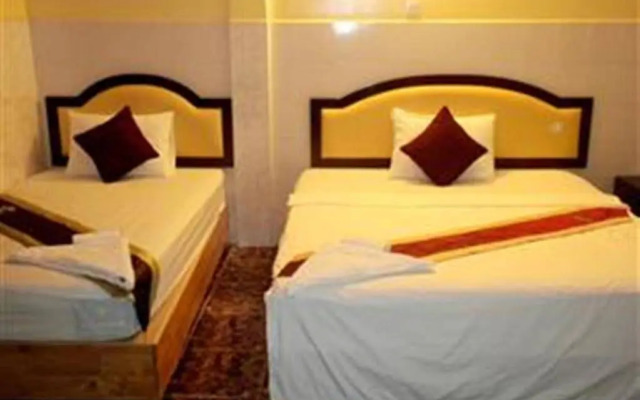 Golden Boat Guesthouse