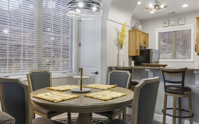 Ozark Mountain Oasis