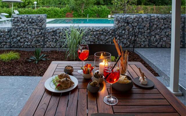 MEALBA HOTEL Suite & Pool