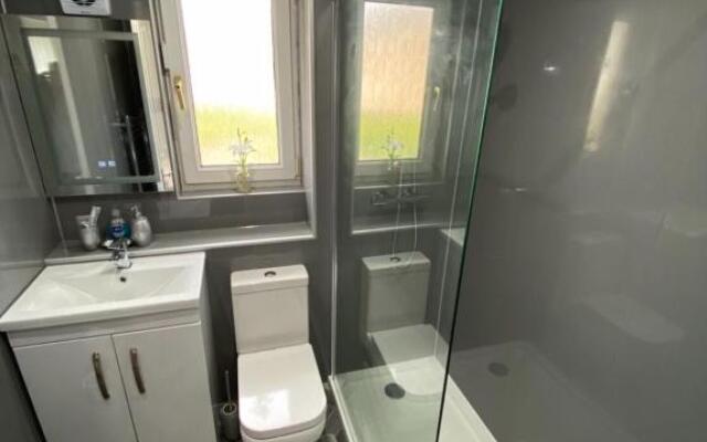 Prime Commuter Executive Apartment Dunfermline