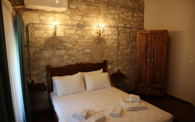 Akhan Guest House
