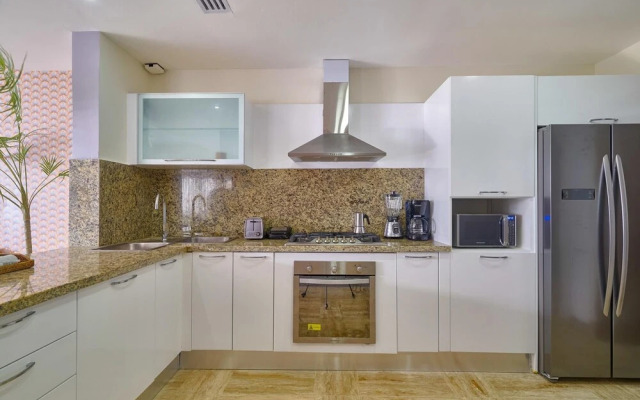 Beach Condo w Sea View B-301 Costa Atlantica