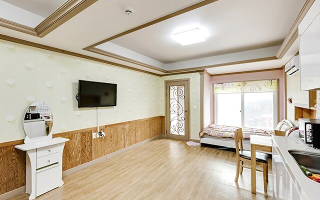 Gangneung Gyeongpo Cabin Pension