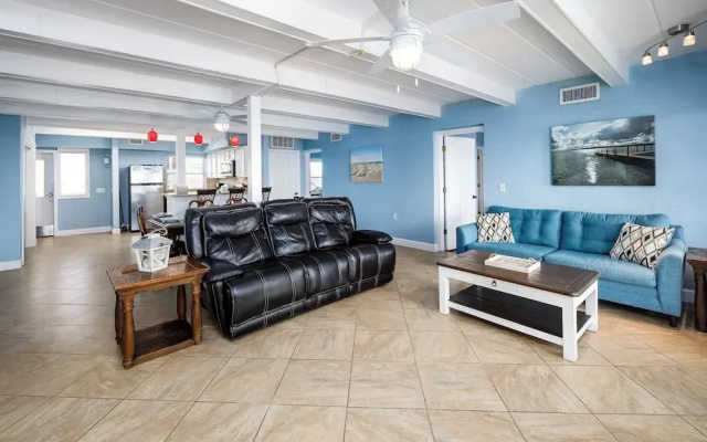 Coconut Beach House B