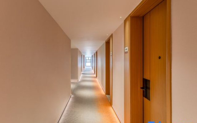 Ni Hao Hotel (Wuhan Wangjiawan Yulong Road Subway Station)