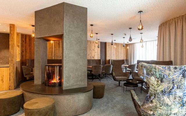 Modern Holiday Apartment With 2 Bedrooms in Fugen