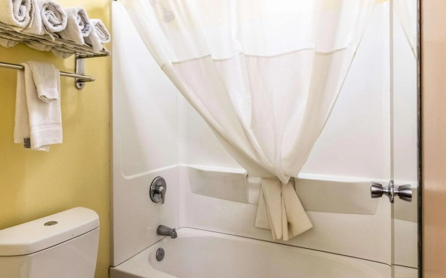 Quality Inn Franklin - Cool Springs Area