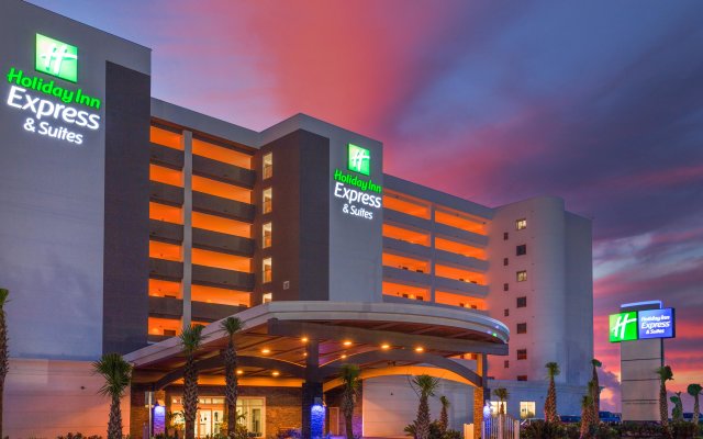 Holiday Inn Express & Suites Panama City Beach - Beachfront, an IHG Hotel