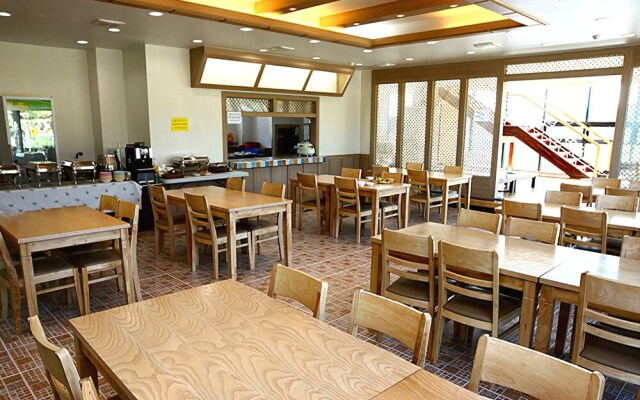 Gyeongju Come&play Pension